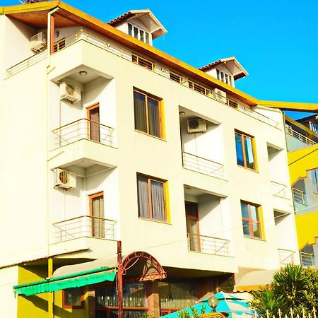 Hotel Gjeli Фієр Екстер'єр фото