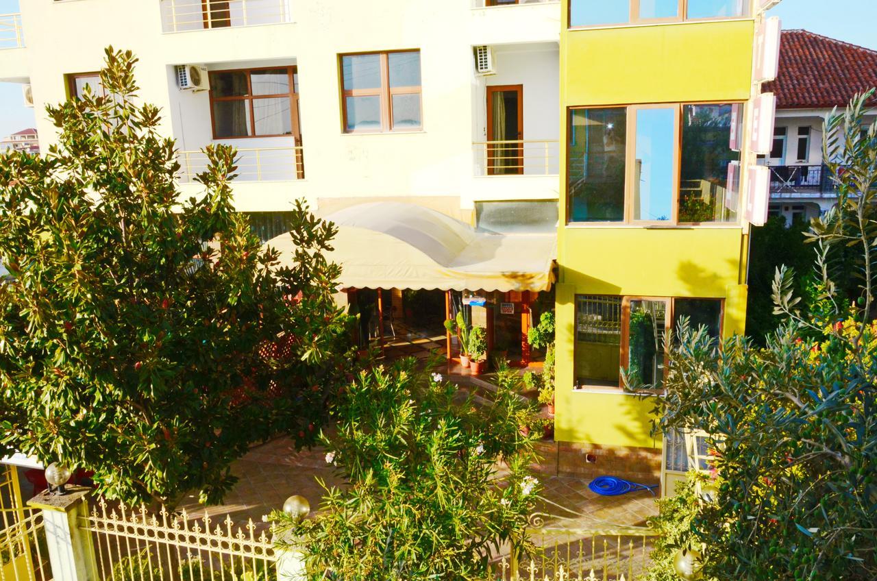 Hotel Gjeli Фієр Екстер'єр фото