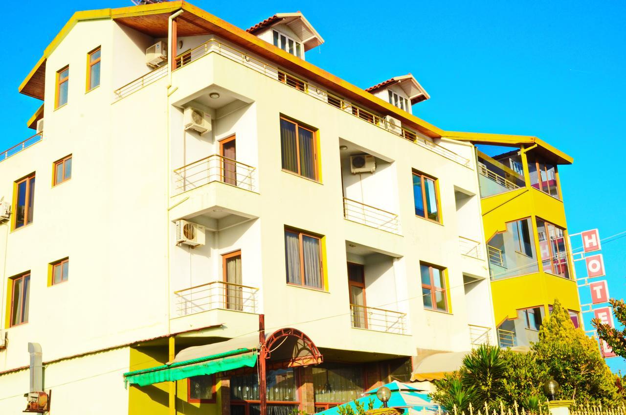 Hotel Gjeli Фієр Екстер'єр фото