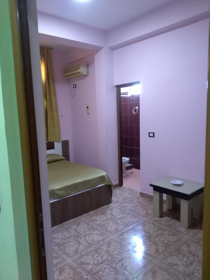 Hotel Gjeli Фієр Екстер'єр фото