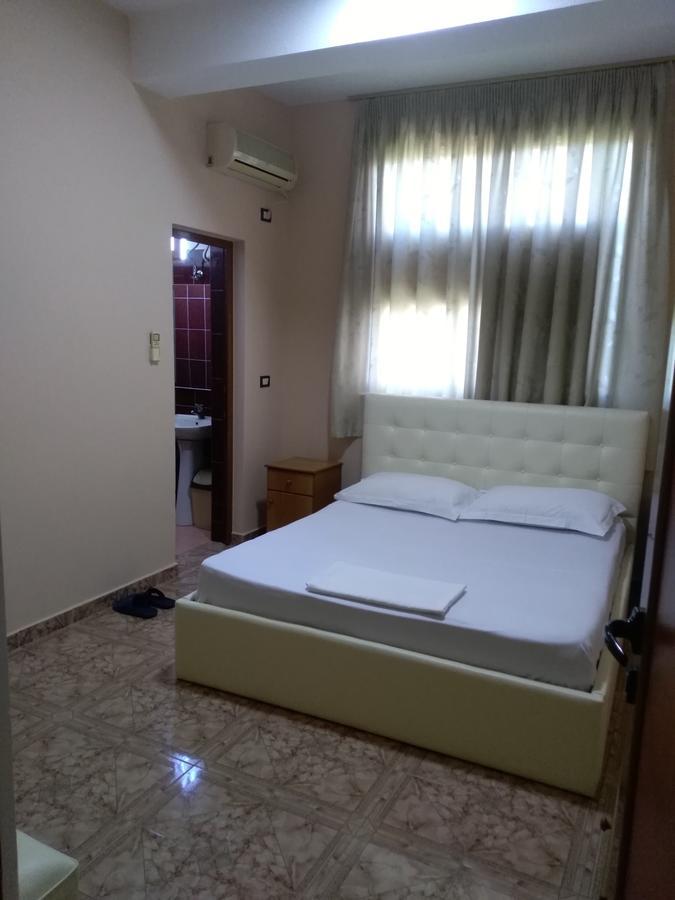 Hotel Gjeli Фієр Екстер'єр фото