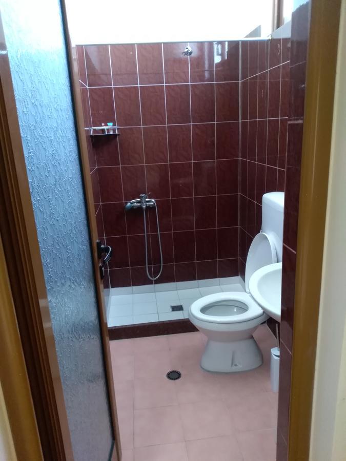 Hotel Gjeli Фієр Екстер'єр фото