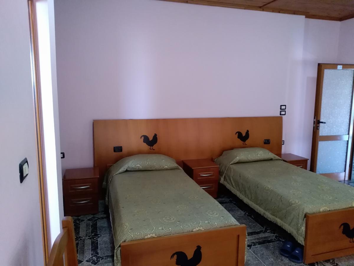 Hotel Gjeli Фієр Екстер'єр фото