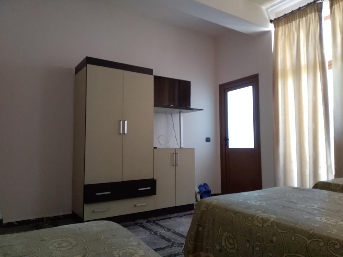 Hotel Gjeli Фієр Екстер'єр фото