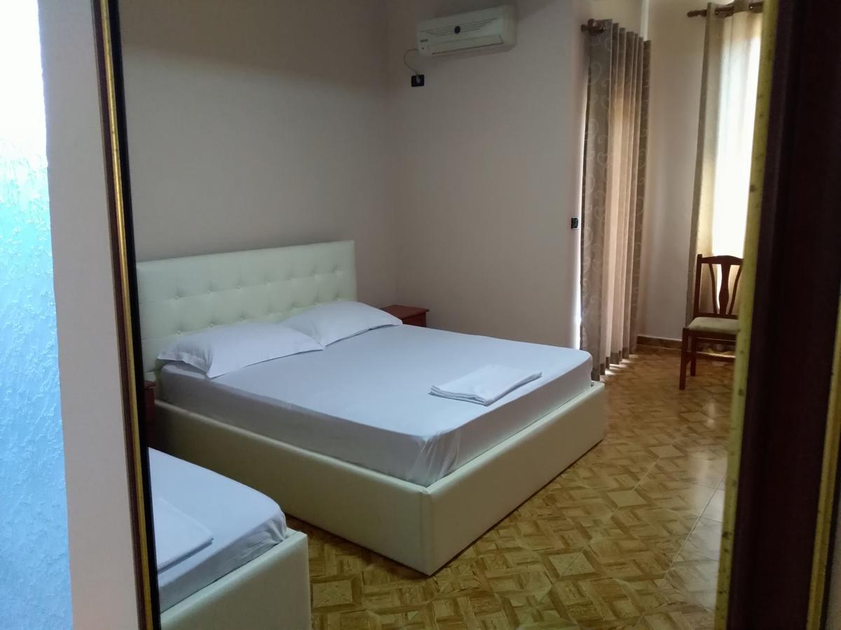 Hotel Gjeli Фієр Екстер'єр фото