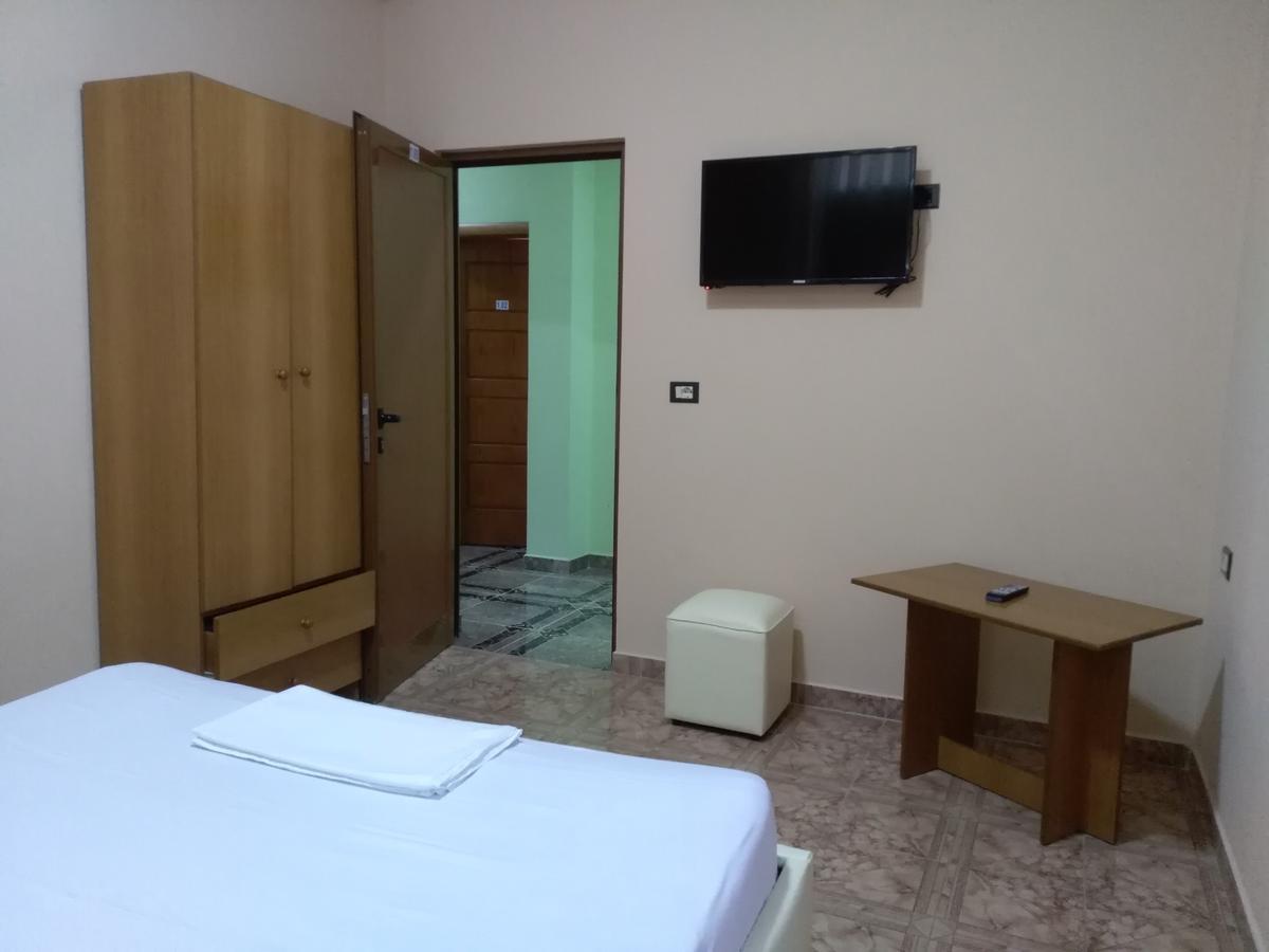 Hotel Gjeli Фієр Екстер'єр фото