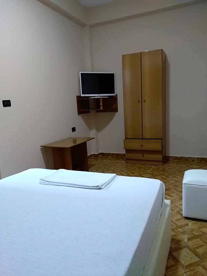 Hotel Gjeli Фієр Екстер'єр фото
